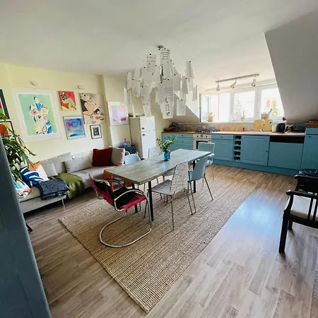 Flat With Heart And Art Nearby Centre Of The Apartment