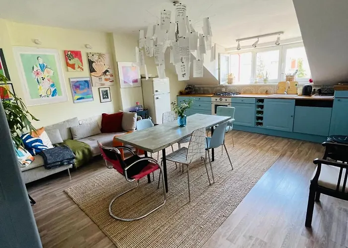 Flat With Heart And Art Nearby Centre Of The Apartment