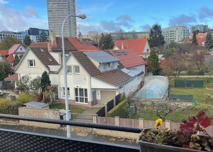 Apartment Flat With Heart And Art Nearby Centre Of The Prague